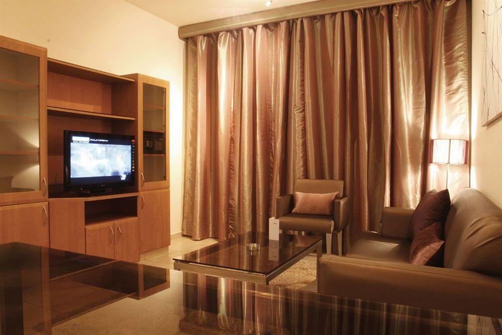 The Smallville Xpress Beirut Luaran gambar